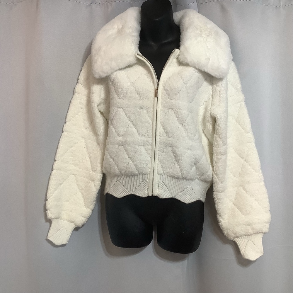 FDJ Sweater Bomber Women’s Size Small Cream Faux Fur Collar Removable